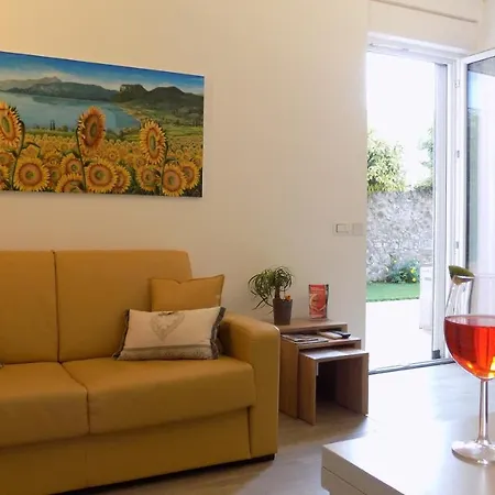 Millyholidays - Apartment Sunflower - Center - Nearby Beach - Private Garden - Spa Pool Bardolino Exterior photo