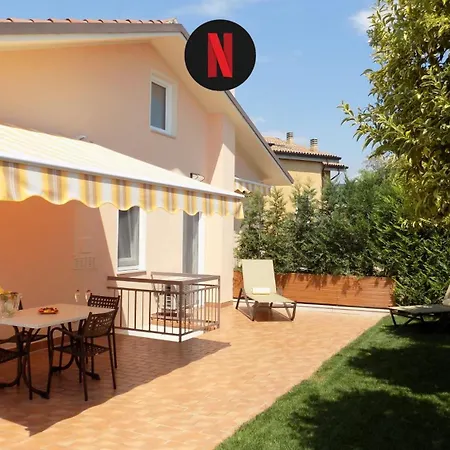 Millyholidays - Apartment Sunflower - Center - Nearby Beach - Private Garden - Spa Pool Bardolino Exterior photo