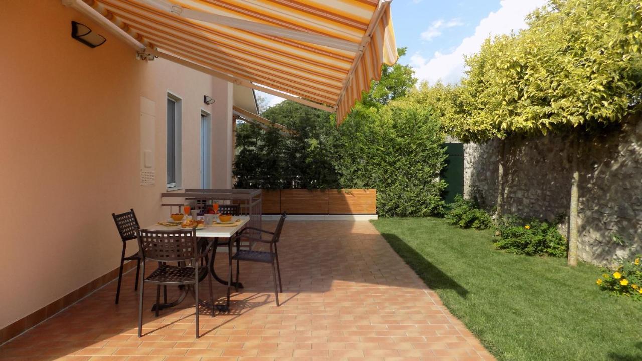 Millyholidays - Sunflower - Center - Nearby - Private Garden - Pool Appartamento *