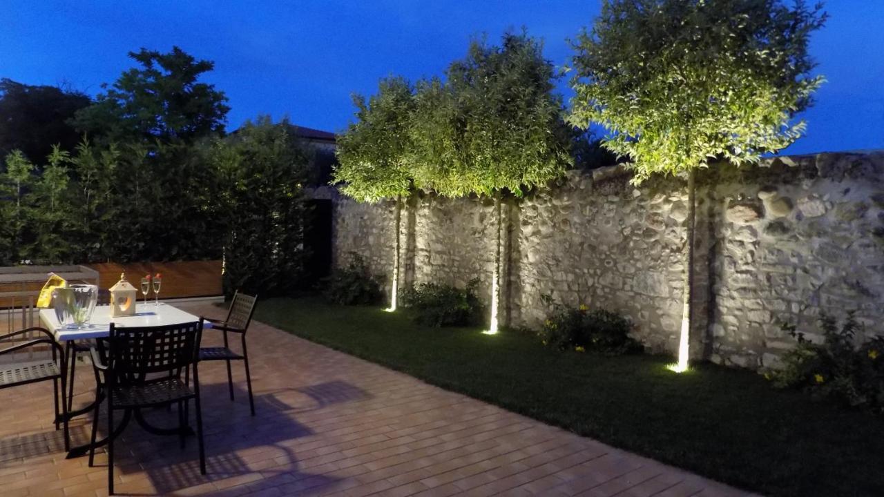 Millyholidays - Sunflower - Center - Nearby - Private Garden - Pool Appartamento Bardolino