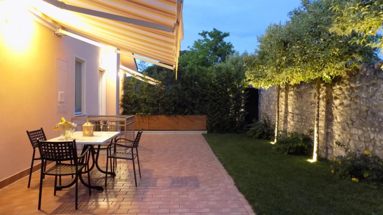 Millyholidays - Sunflower - Center - Nearby - Private Garden - Pool Appartamento *